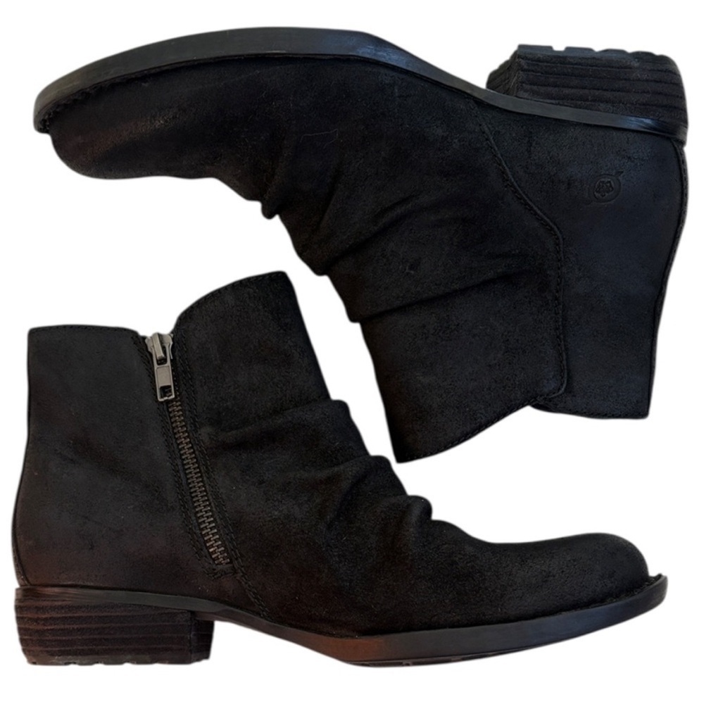 EUC Born Leather Ruched Ankle Boots
Black Size 7.5